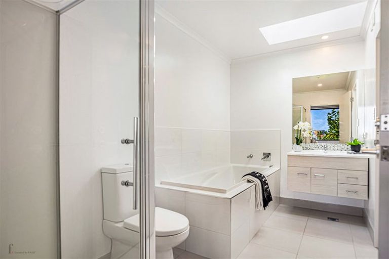 Photo of property in 24 Mapou Road, Hobsonville, Auckland, 0616