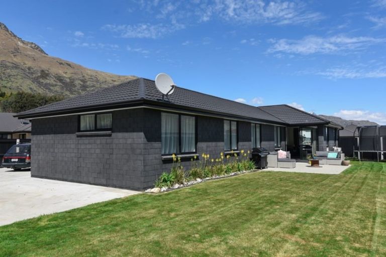 Photo of property in 92 Risinghurst Terrace, Lower Shotover, Queenstown, 9304