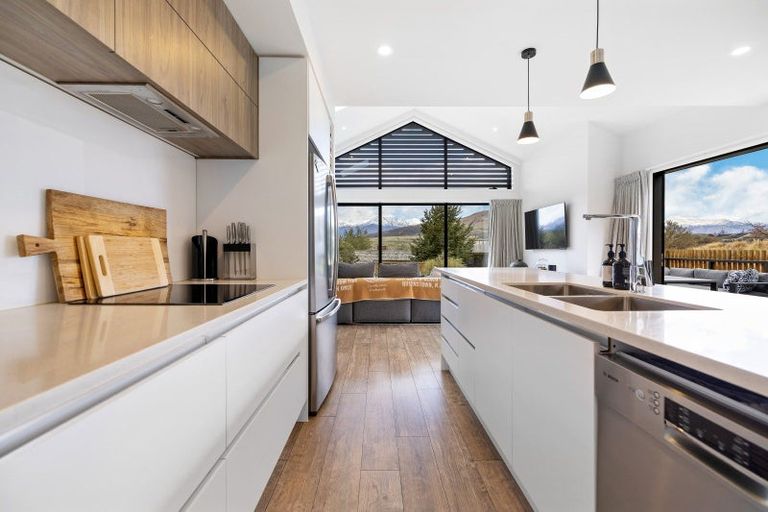 Photo of property in 3a Rannoch Drive, Jacks Point, Queenstown, 9371