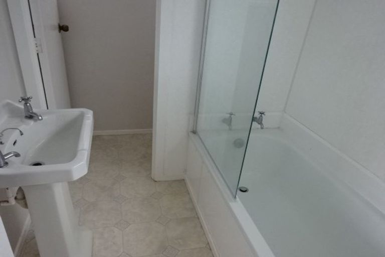 Photo of property in 83 Tiri Road, Tindalls Beach, Whangaparaoa, 0930