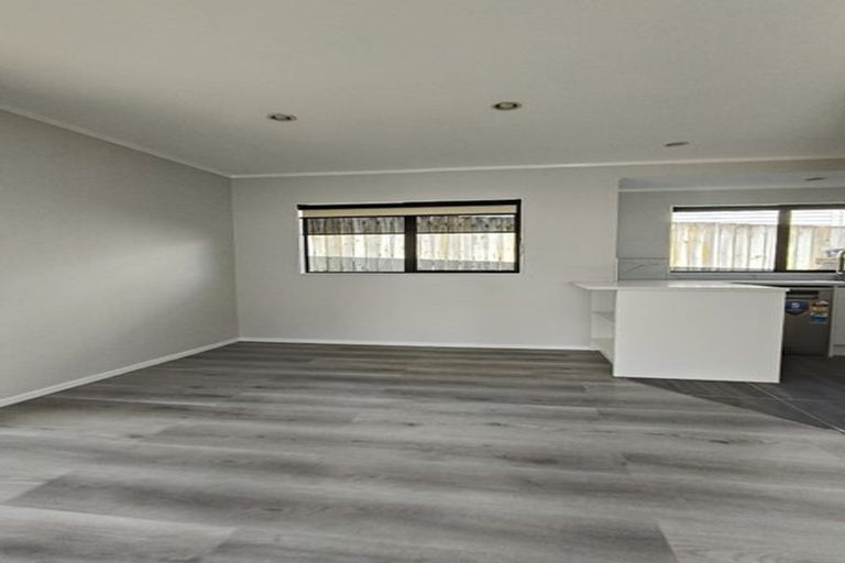 Photo of property in 2/11 Roseneath Place, Birkdale, Auckland, 0626