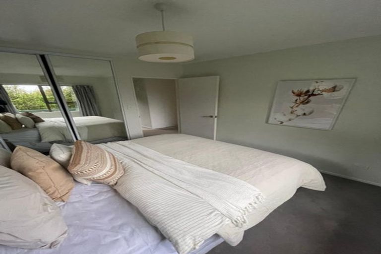 Photo of property in 1/42 Stanley Road, Glenfield, Auckland, 0629