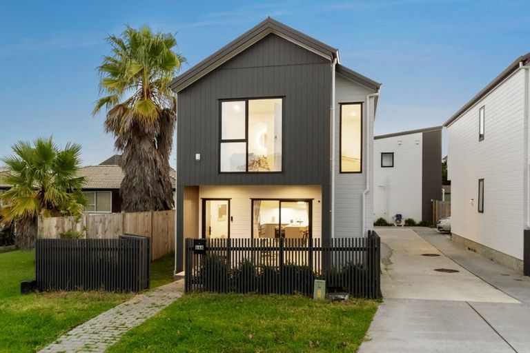 Photo of property in 64a Rosewarne Crescent, Glendene, Auckland, 0602