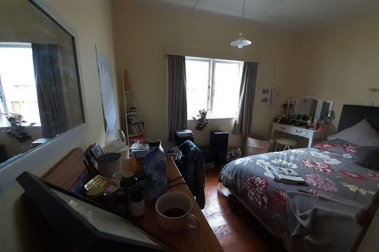 Photo of property in 100 Kelburn Parade, Kelburn, Wellington, 6012