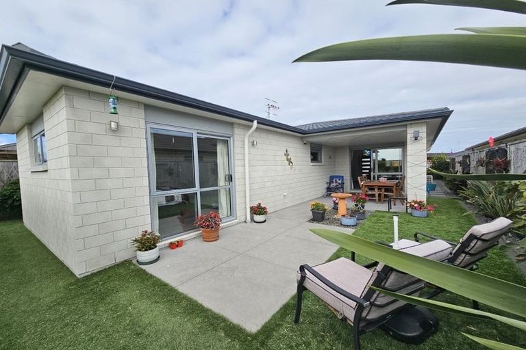 Photo of property in 16 Fuller Street, Papamoa Beach, Papamoa, 3118