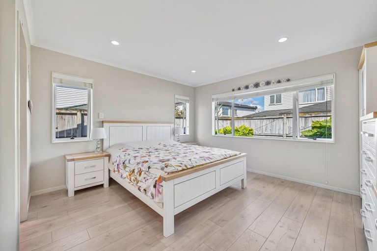 Photo of property in 10 Reno Way, Flat Bush, Auckland, 2016