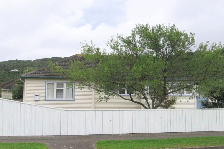 Photo of property in 19 Compton Crescent, Taita, Lower Hutt, 5011