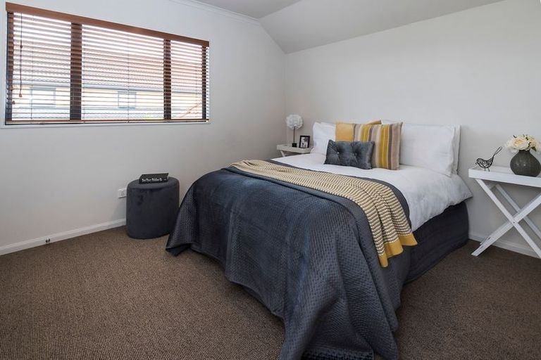 Photo of property in 2/27 Kellaway Drive, East Tamaki, Auckland, 2013