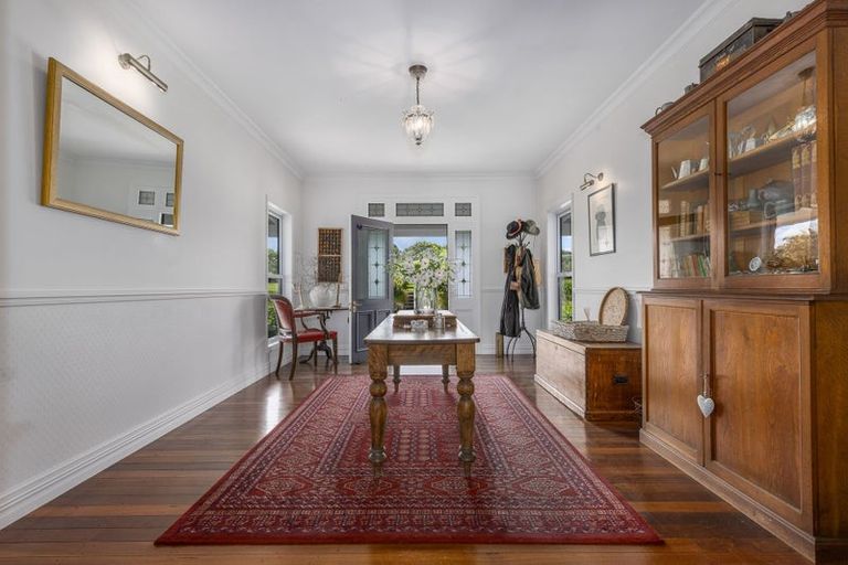 Photo of property in 68 Tarahunga Road, Levin, 5571