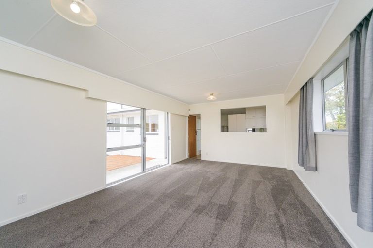 Photo of property in 11 Raglan Avenue, Cloverlea, Palmerston North, 4412