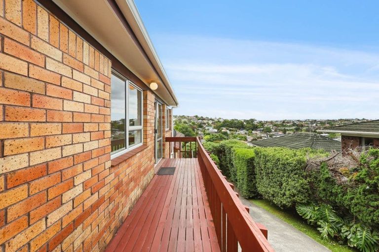 Photo of property in 1/34 Shanaway Rise, Hillcrest, Auckland, 0627