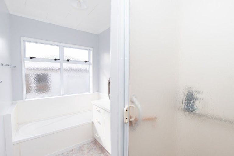 Photo of property in 37 Darlington Street, Ngatea, 3503