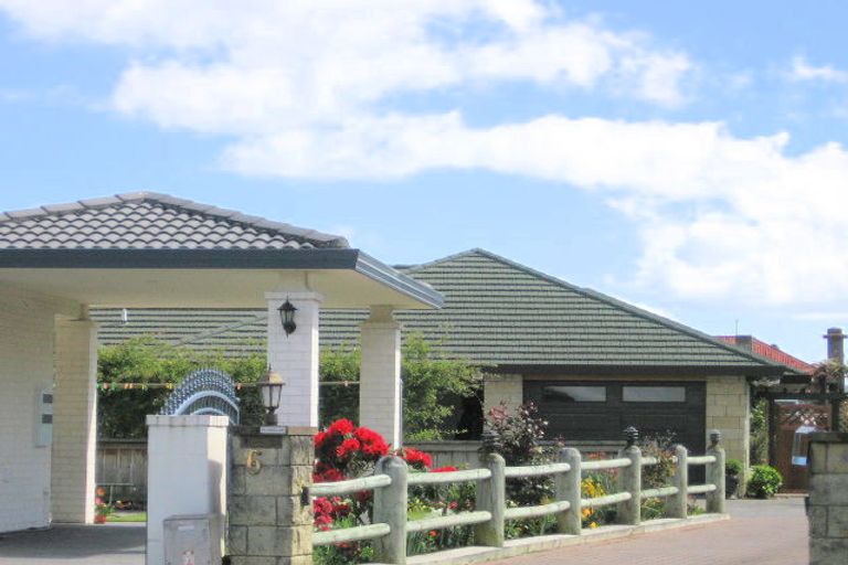 Photo of property in 6 Maniapoto Grove, Waipahihi, Taupo, 3330
