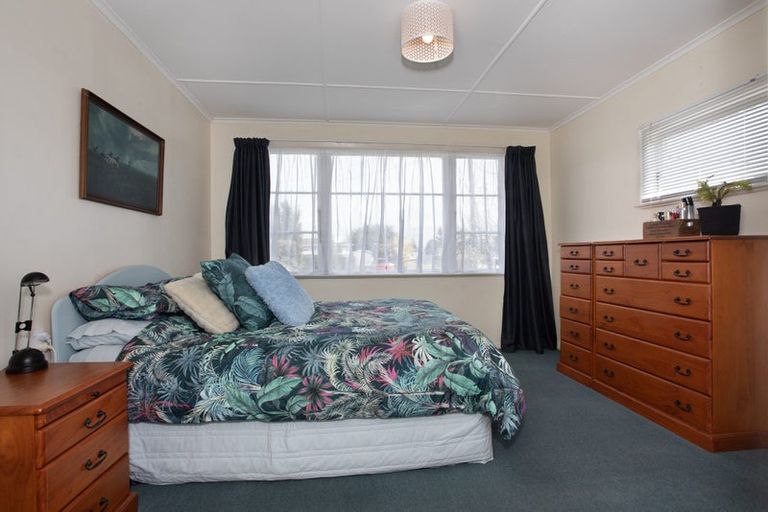 Photo of property in 25 Ngahina Street, Marton, 4710