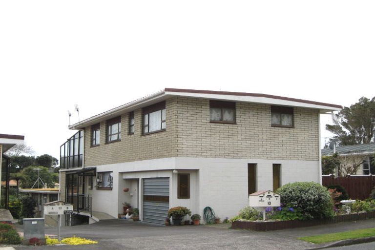 Photo of property in 2/10 Annandale Street, Lynmouth, New Plymouth, 4310