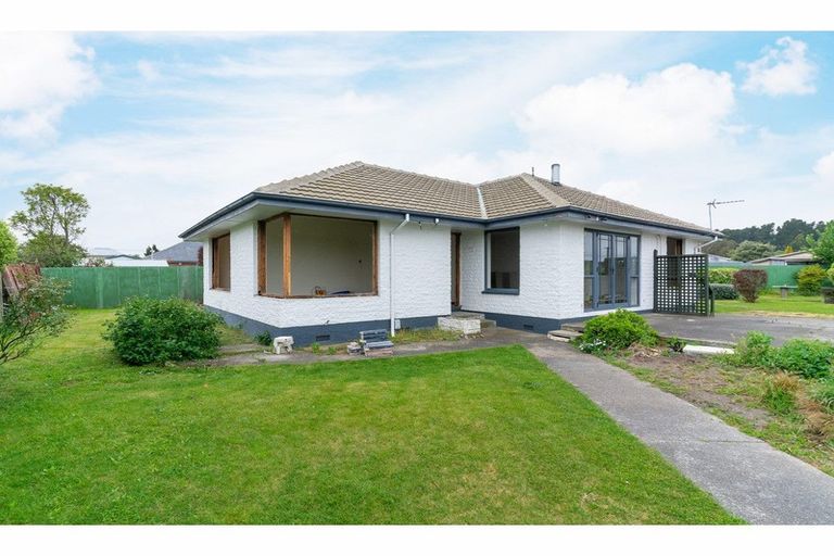 Photo of property in 17 Quebec Place, Wainoni, Christchurch, 8061