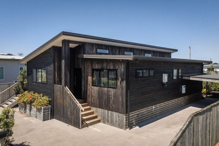 Photo of property in 15 Sandy Place, Waihi Beach, 3611