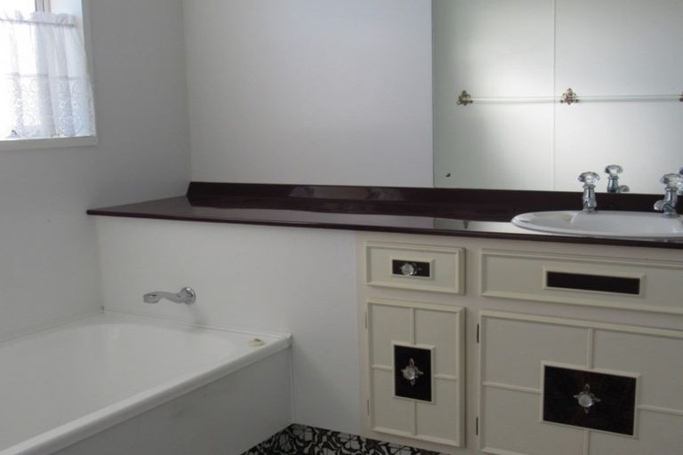 Photo of property in 42 Lovegrove Road, Te Aroha, 3393