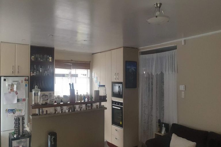 Photo of property in 370 Roscommon Road, Clendon Park, Auckland, 2103