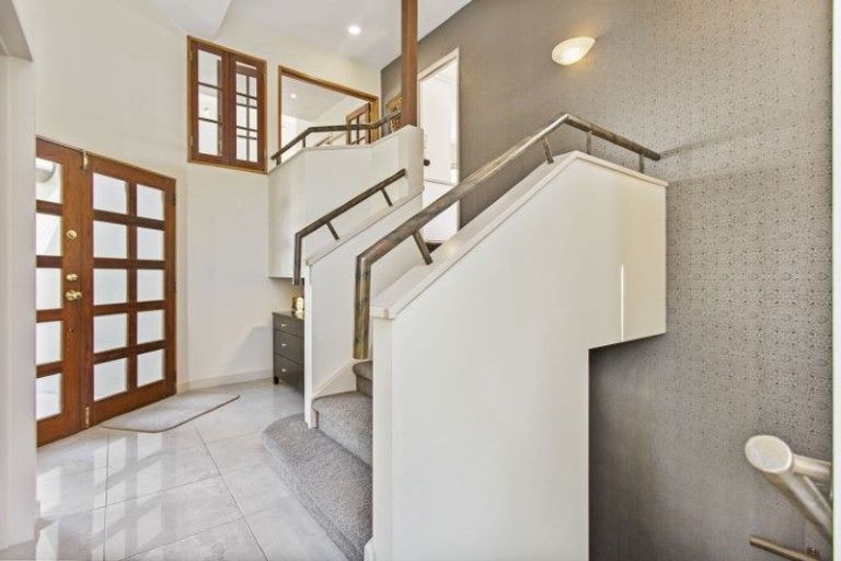 Photo of property in 45b Takutai Avenue, Half Moon Bay, Auckland, 2012