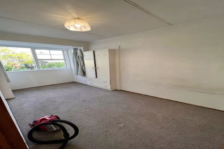 Photo of property in 1/520 Beach Road, Murrays Bay, Auckland, 0630