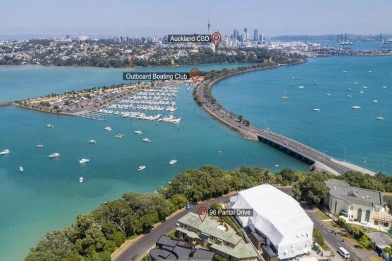 Photo of property in 96 Paritai Drive, Orakei, Auckland, 1071