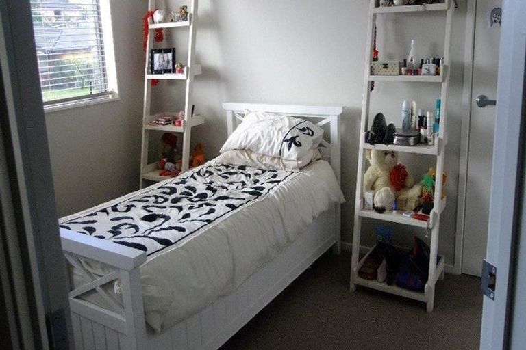 Photo of property in 13 Nimstedt Avenue, Oteha, Auckland, 0632