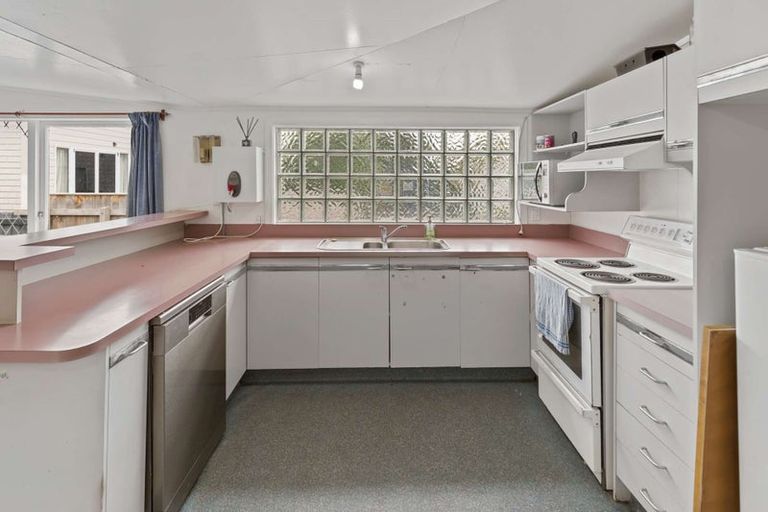 Photo of property in 1 Moore Avenue, Tawhero, Whanganui, 4501