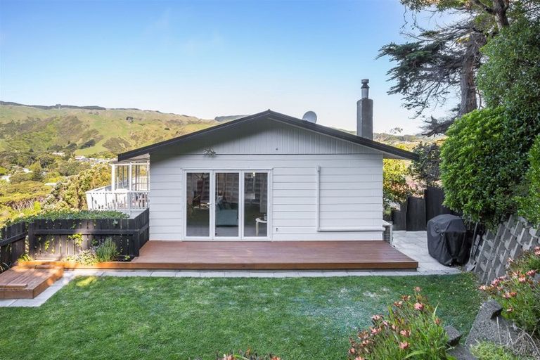 Photo of property in 18 Raroa Place, Pukerua Bay, 5026
