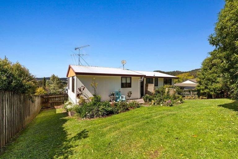 Photo of property in 28 Kotinga Avenue, Glen Eden, Auckland, 0602