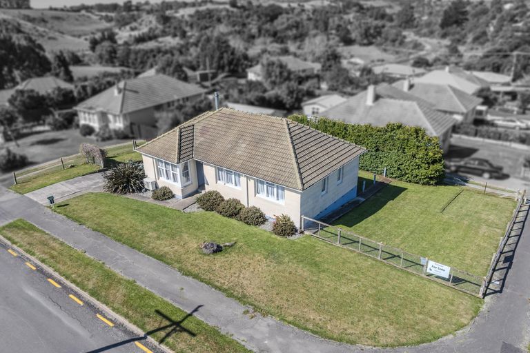 Photo of property in 1 Roach Street, Holmes Hill, Oamaru, 9401