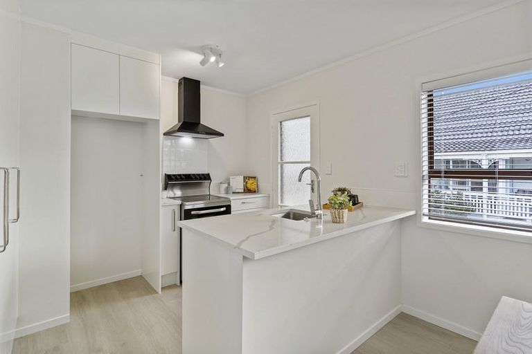 Photo of property in 1/3 Tirimoana Road, Te Atatu South, Auckland, 0602