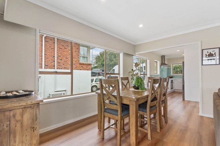 Photo of property in 4239a Great North Road, Glendene, Auckland, 0602