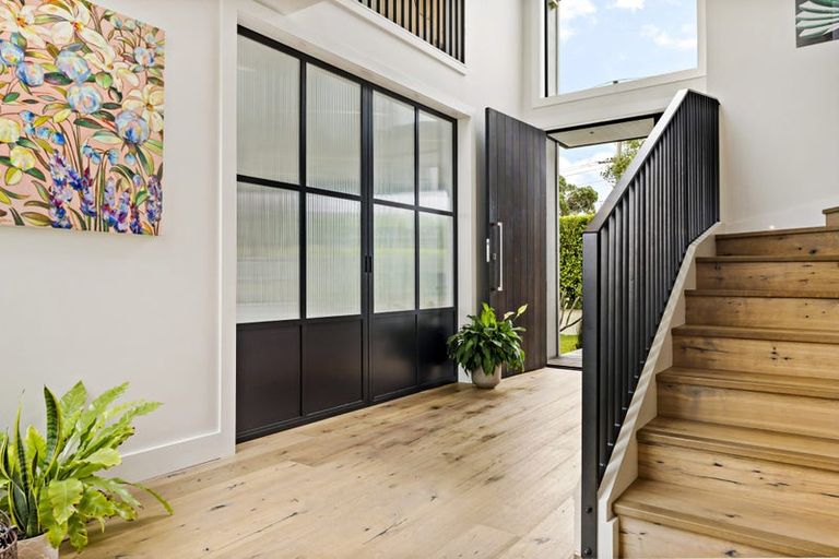 Photo of property in 71a Ngataringa Road, Devonport, Auckland, 0624