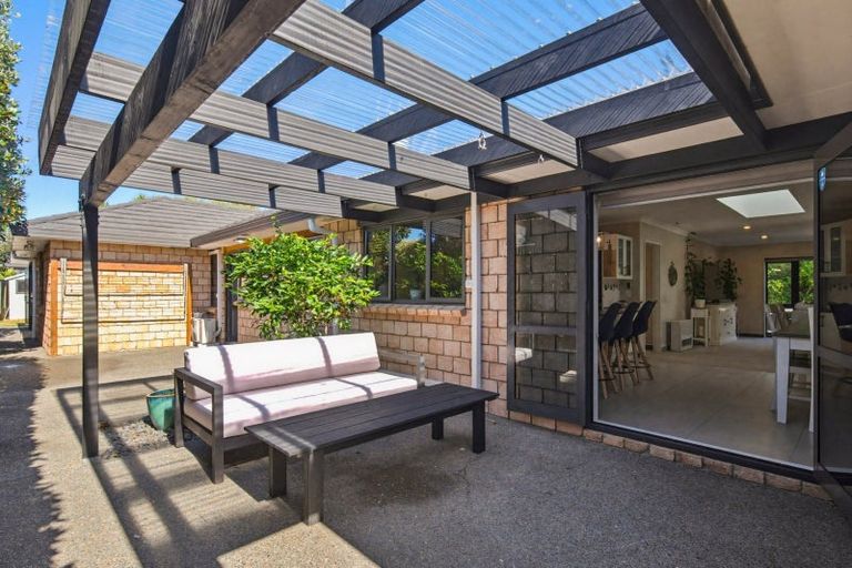 Photo of property in 14 Consort Close, Paraparaumu Beach, Paraparaumu, 5032