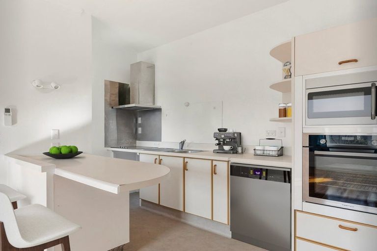 Photo of property in 88a Townsend Road, Miramar, Wellington, 6022