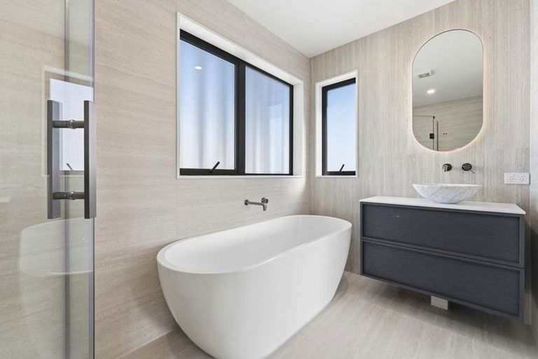 Photo of property in 8 Stanley Avenue, Milford, Auckland, 0620