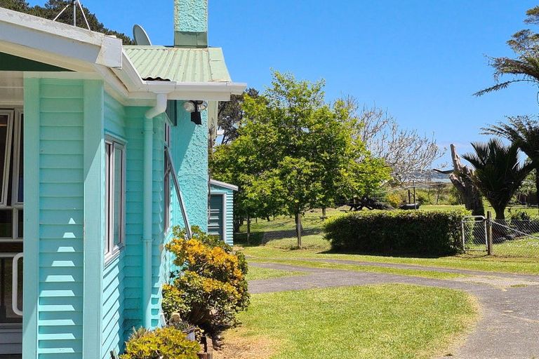 Photo of property in 109 Huaroa Street, Coromandel, 3506