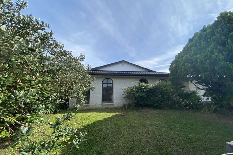 Photo of property in 12 Hedge Row, Sunnyhills, Auckland, 2010