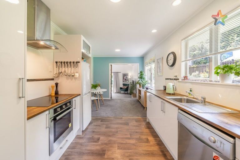 Photo of property in 115 Manuka Street, Stokes Valley, Lower Hutt, 5019