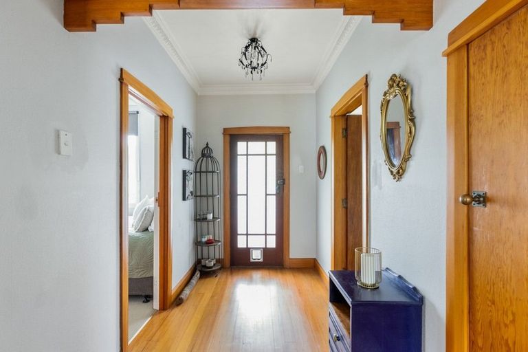 Photo of property in 11 Richmond Road, Clive, Hastings, 4180