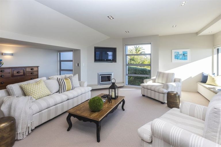 Photo of property in 135 Major Hornbrook Road, Mount Pleasant, Christchurch, 8081