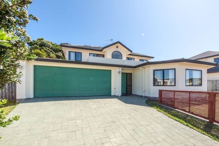 Photo of property in 27 Derry Hill, Churton Park, Wellington, 6037