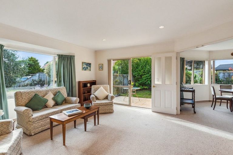 Photo of property in 6 Glen Loch Place, Paraparaumu, 5032