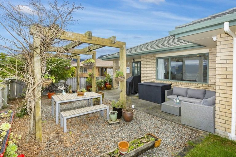 Photo of property in 32 Percy Kinsman Crescent, Riverstone Terraces, Upper Hutt, 5018