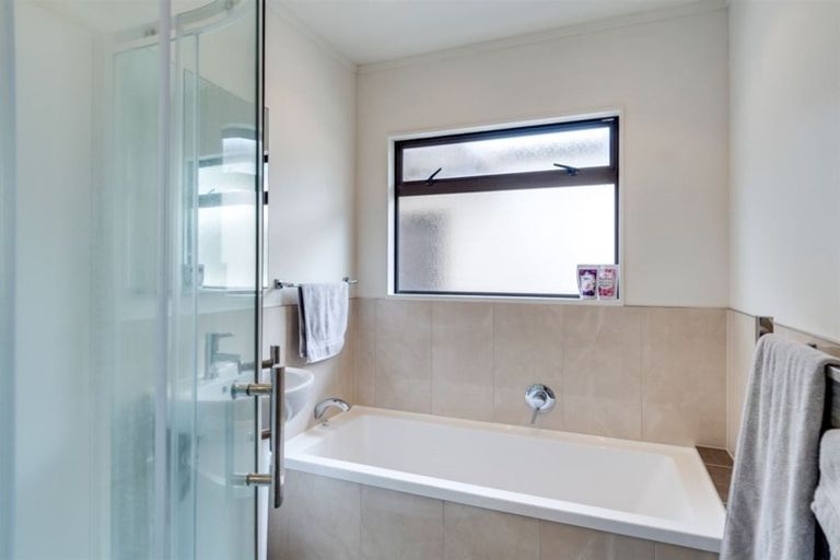 Photo of property in 1 Beveridge Place, Greenmeadows, Napier, 4112