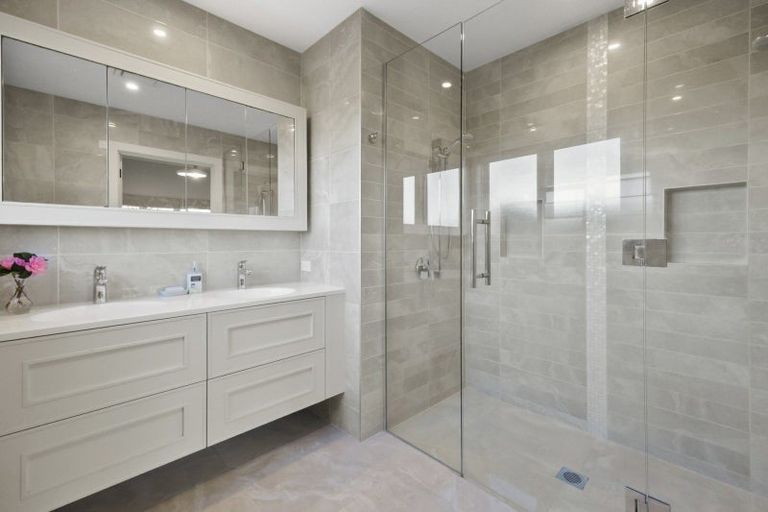 Photo of property in 370 Bay View Road, Saint Clair, Dunedin, 9012