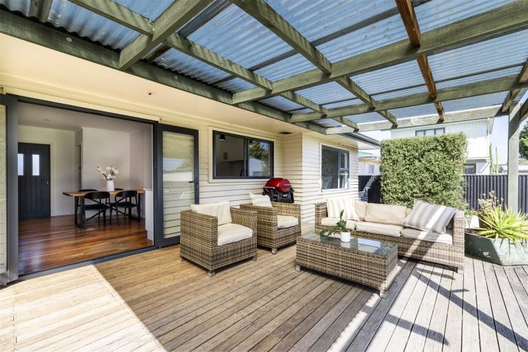 Photo of property in 38 Downing Avenue, Pirimai, Napier, 4112