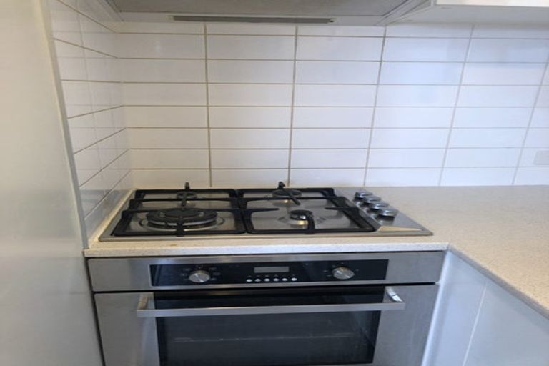 Photo of property in 2/39 Bayview Road, Bayview, Auckland, 0629