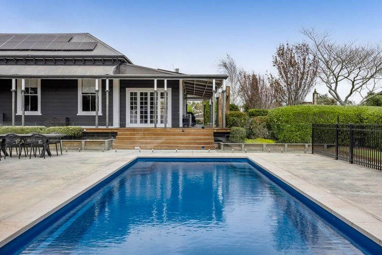 Photo of property in 104 Pitt Road, Hillsborough, New Plymouth, 4372